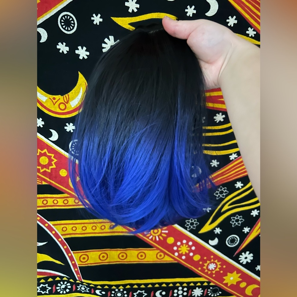 Blue & black wig - Picture 4 of 6